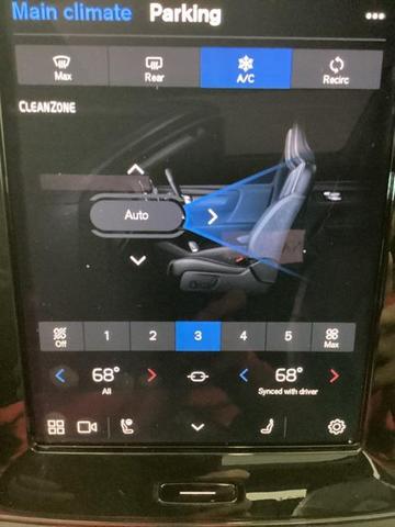 Photo of 2023 Silver Dawn Metallic Volvo XC40