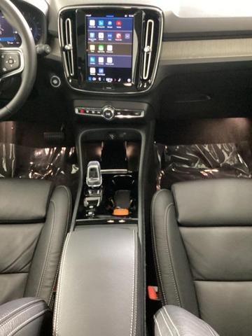 Photo of 2023 Silver Dawn Metallic Volvo XC40