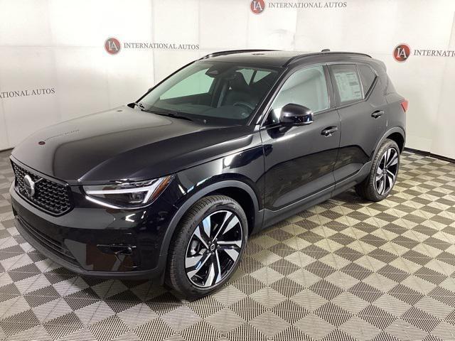 2025 Volvo XC40