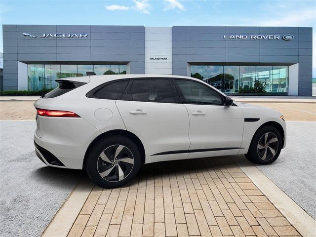 Photo of 2025 White Jaguar F-PACE