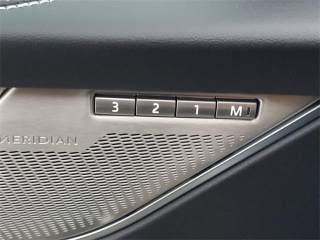 Photo of 2025 White Jaguar F-PACE