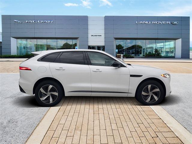 Photo of 2025 White Jaguar F-PACE