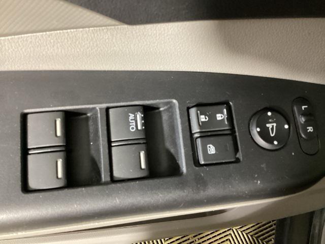 Photo of 2014 Gray Honda CR-V