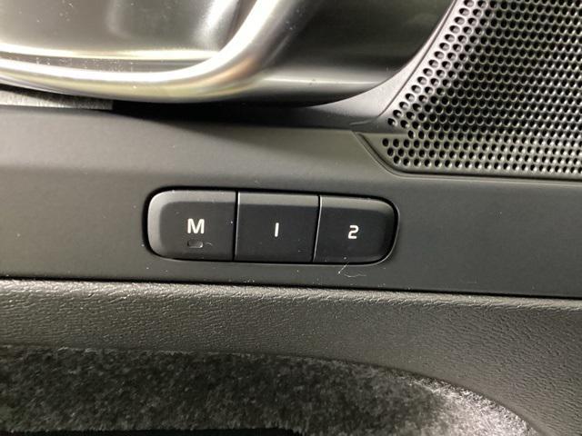Photo of 2025 Crystal White Pearl Volvo XC40