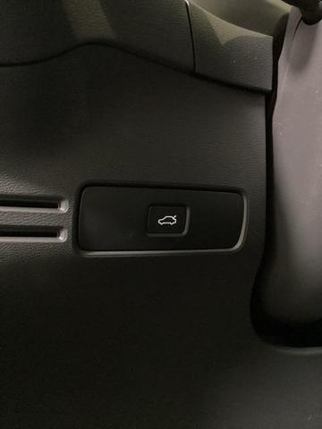 Photo of 2025 Crystal White Pearl Volvo XC40