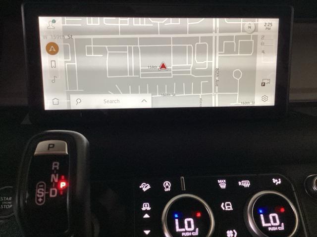 Photo of 2024 Fuji White Land Rover Defender