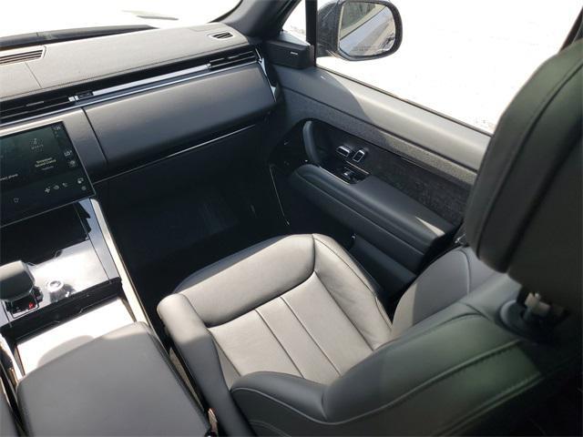 Photo of 2025 Eiger Grey Metallic Land Rover Range Rover Sport