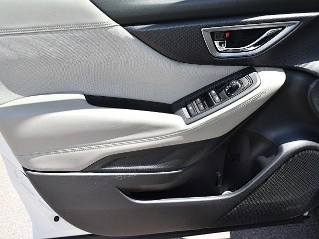 Photo of 2023 Crystal White Pearl Subaru Forester