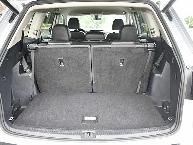 Photo of 2019 Reflex Silver Metallic Volkswagen Atlas
