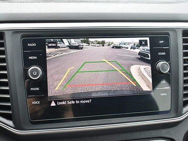 Photo of 2019 Reflex Silver Metallic Volkswagen Atlas