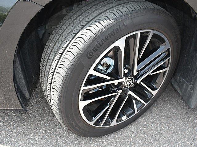 Photo of 2025 Midnight Black Metallic Toyota Camry
