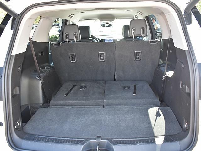 Photo of 2019 White Frost Tricoat GMC Acadia