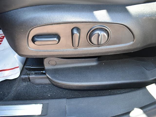 Photo of 2019 White Frost Tricoat GMC Acadia