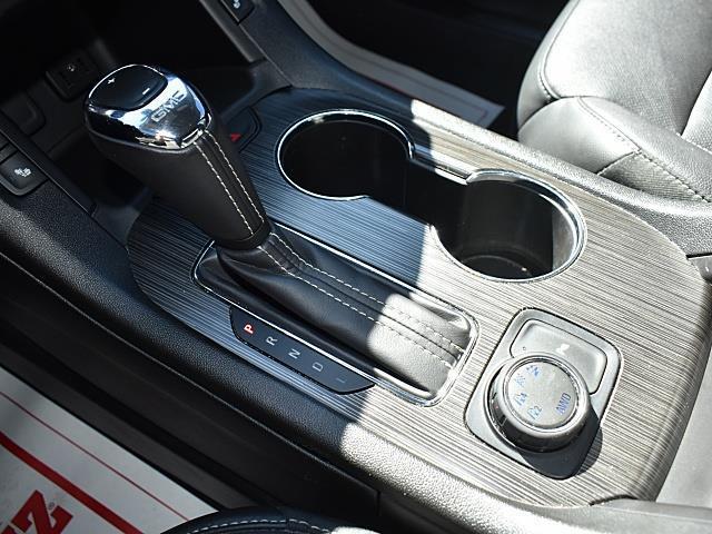 Photo of 2019 White Frost Tricoat GMC Acadia