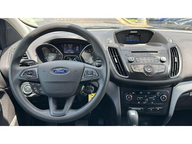 Photo of 2017 Oxford White Ford Escape
