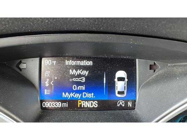 Photo of 2017 Oxford White Ford Escape