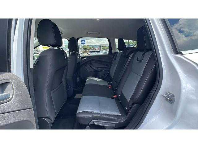 Photo of 2017 Oxford White Ford Escape