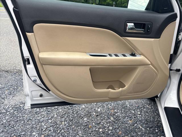 Photo of 2010 White Mercury Milan