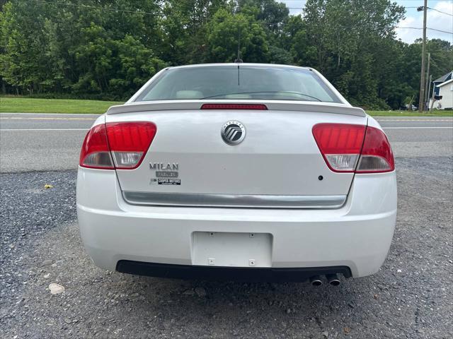 Photo of 2010 White Mercury Milan
