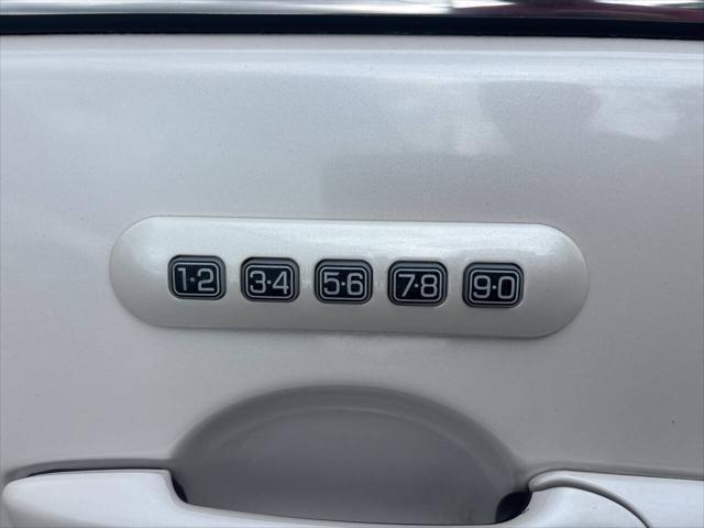 Photo of 2010 White Mercury Milan