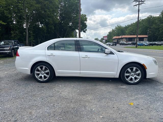 Photo of 2010 White Mercury Milan