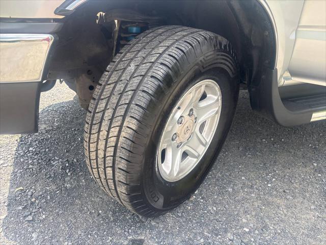 Photo of 2002 Silver Toyota 4Runner