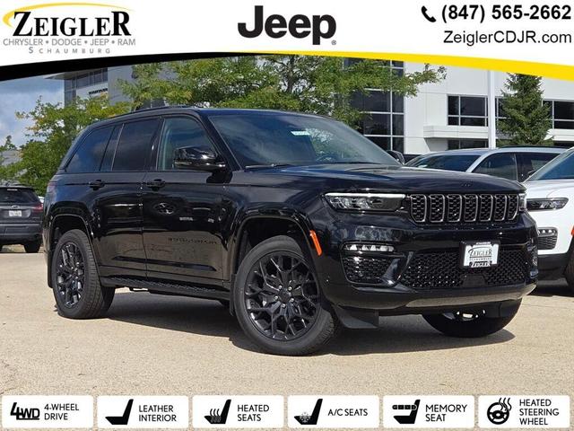 Photo of 2025 Diamond Black Crystal Pearlcoat Jeep Grand Cherokee