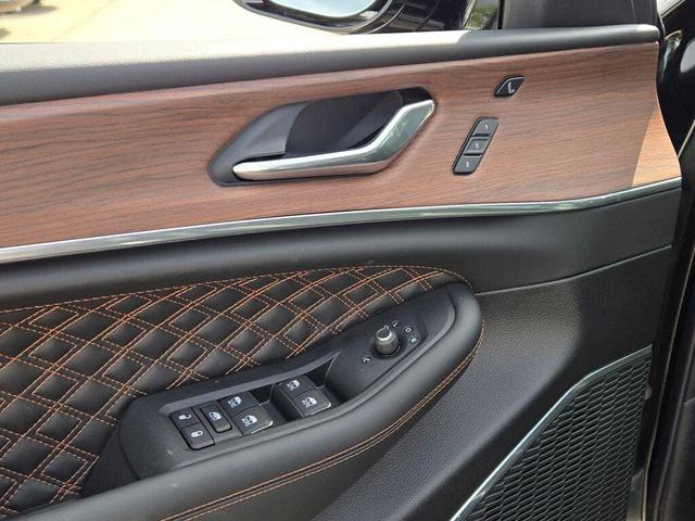 Photo of 2025 Diamond Black Crystal Pearlcoat Jeep Grand Cherokee