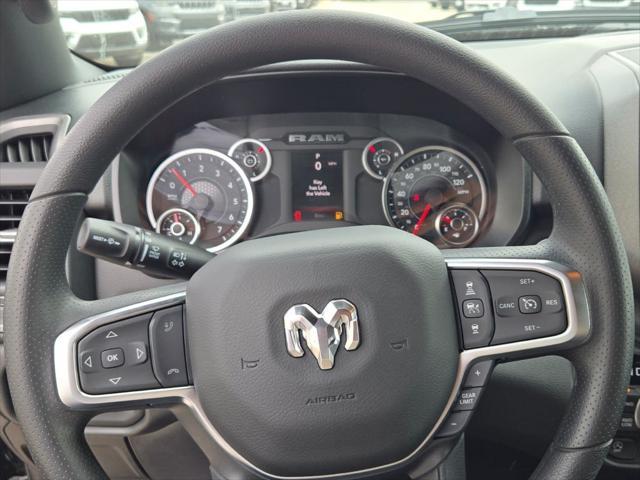 Photo of 2025 Diamond Black Crystal Pearlcoat RAM 1500