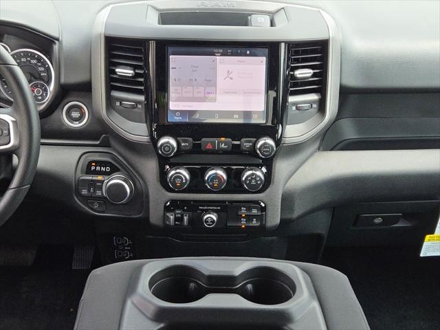 Photo of 2025 Diamond Black Crystal Pearlcoat RAM 1500