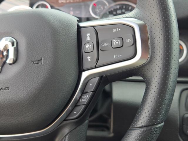 Photo of 2025 Diamond Black Crystal Pearlcoat RAM 1500