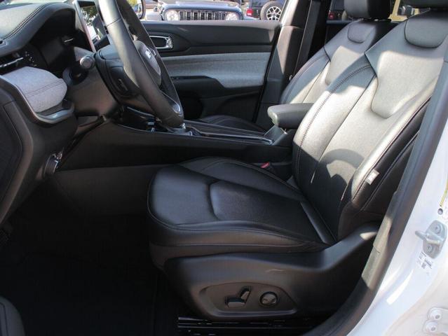 Photo of 2024 Bright White Clearcoat Jeep Compass