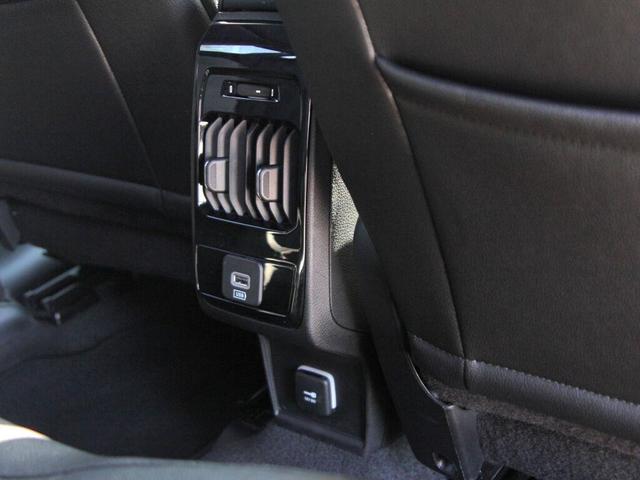 Photo of 2024 Bright White Clearcoat Jeep Compass