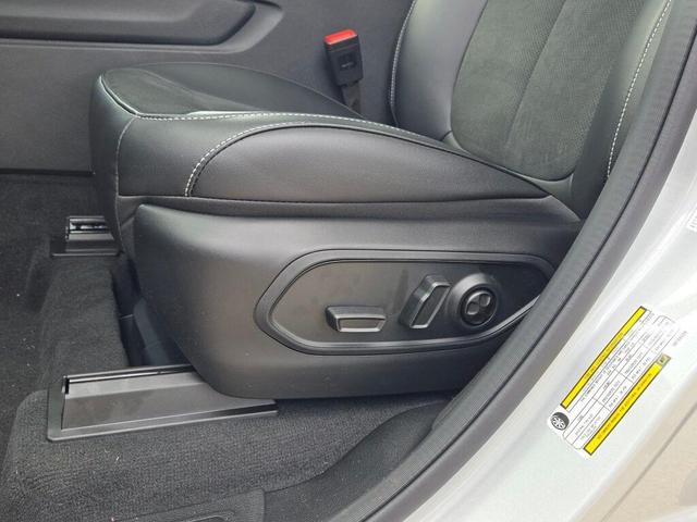 Photo of 2025 Silver Zynith Jeep Grand Cherokee L