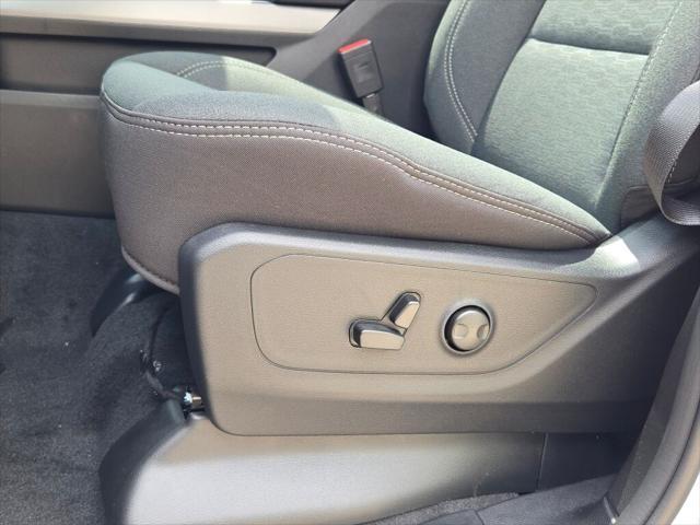 Photo of 2025 Bright White Clearcoat RAM 1500
