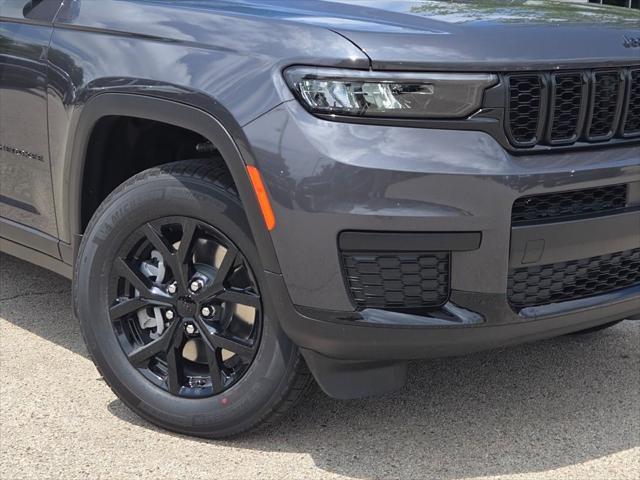 Photo of 2025 Baltic Gray Metallic Clearcoat Jeep Grand Cherokee L
