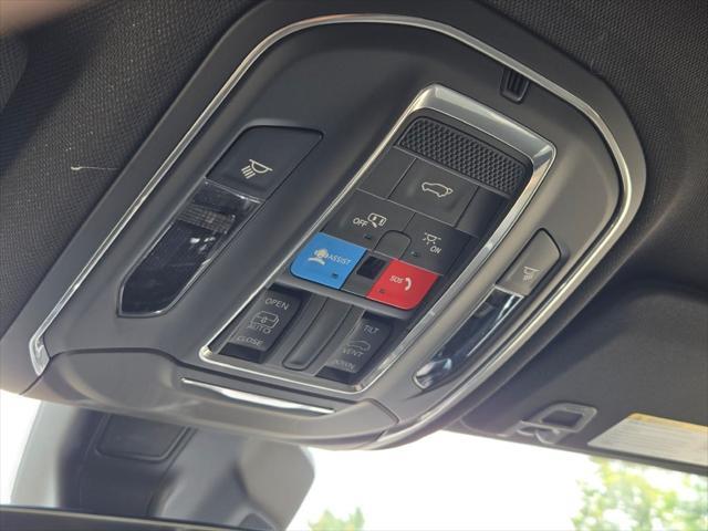 Photo of 2025 Baltic Gray Metallic Clearcoat Jeep Grand Cherokee L