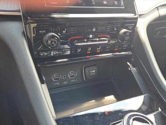Photo of 2025 Baltic Gray Metallic Clearcoat Jeep Grand Cherokee L