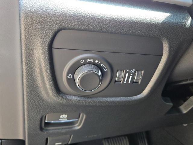 Photo of 2025 Baltic Gray Metallic Clearcoat Jeep Grand Cherokee L