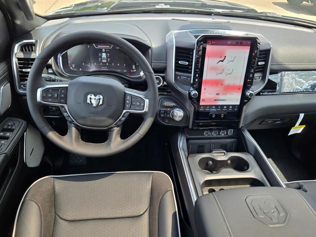 Photo of 2026 Diamond Black Crystal Pearlcoat RAM 1500
