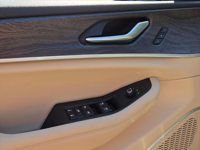 Photo of 2022 Bright White Clearcoat Jeep Grand Cherokee L