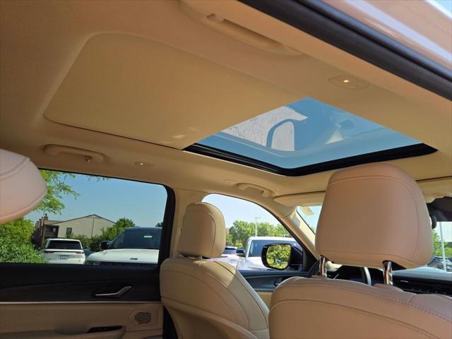 Photo of 2022 Bright White Clearcoat Jeep Grand Cherokee L