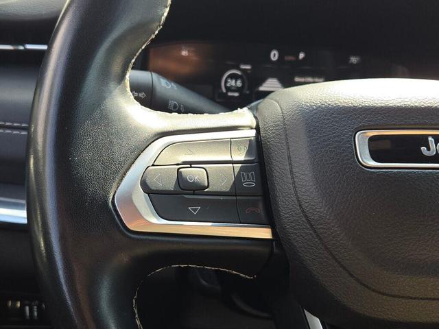 Photo of 2022 Diamond Black Crystal Pearlcoat Jeep Compass