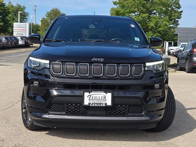 Photo of 2022 Diamond Black Crystal Pearlcoat Jeep Compass