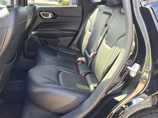 Photo of 2022 Diamond Black Crystal Pearlcoat Jeep Compass