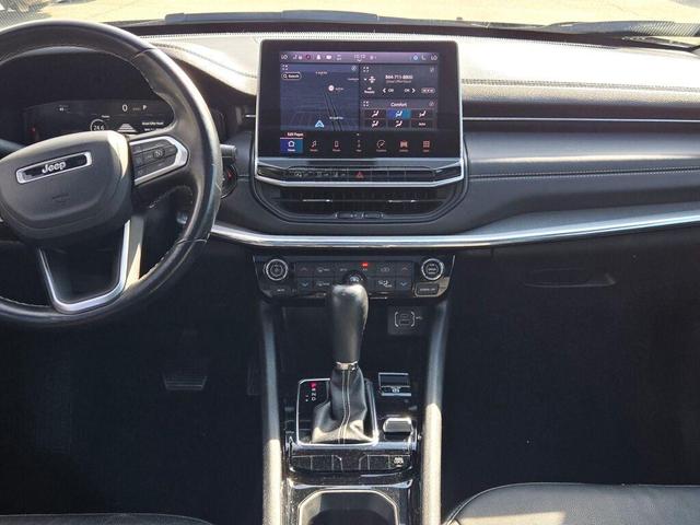 Photo of 2022 Diamond Black Crystal Pearlcoat Jeep Compass