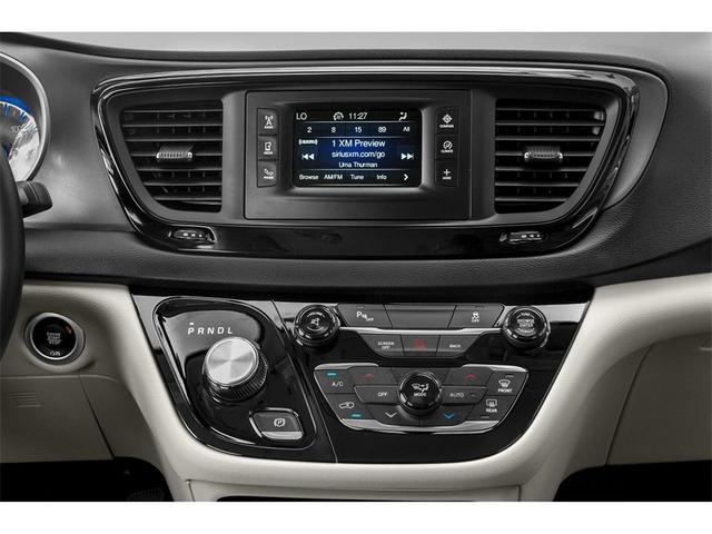 Photo of 2020 Granite Crystal Metallic Clearcoat Chrysler Pacifica