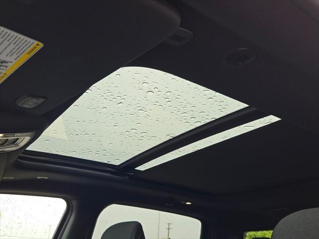 Photo of 2025 Granite Crystal Metallic Clearcoat RAM 1500