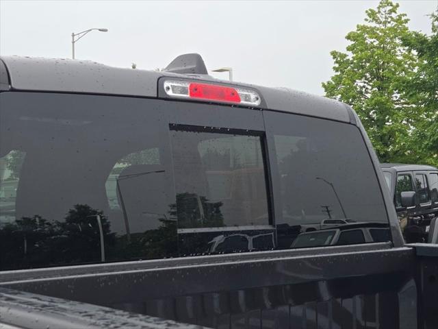 Photo of 2025 Granite Crystal Metallic Clearcoat RAM 1500