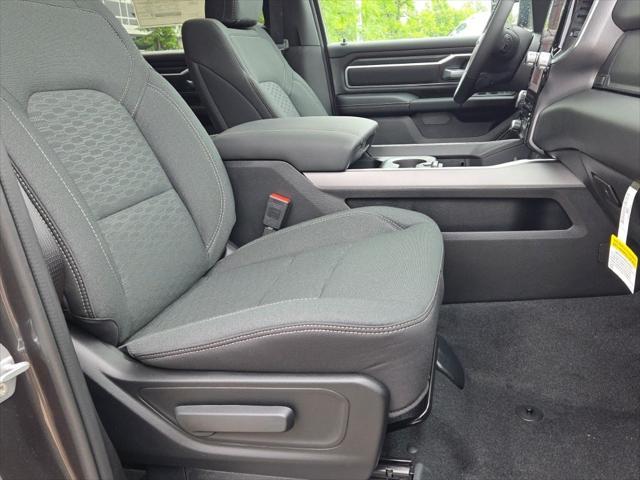 Photo of 2025 Granite Crystal Metallic Clearcoat RAM 1500